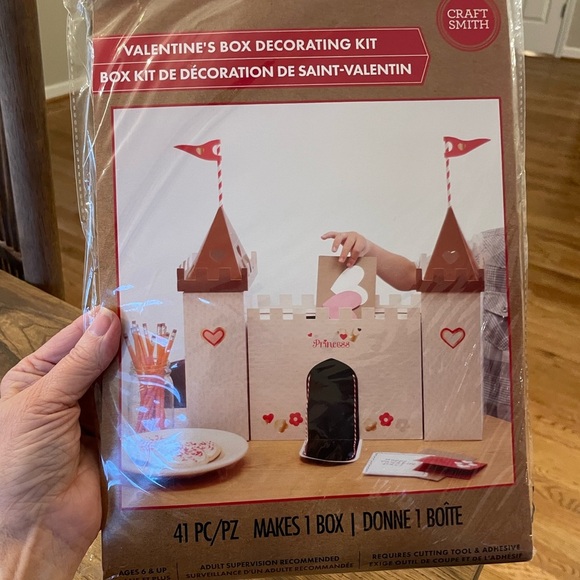 Valentine’s Box Kit Princess Castle Ages 6 and Up NWT Craft - Picture 3 of 4